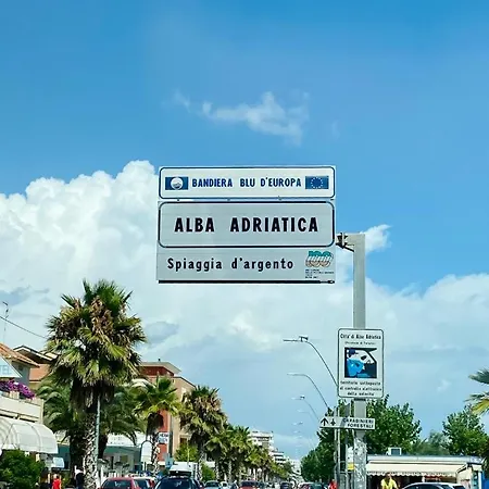 Alba Blureale, Prima Fila Vista Mare